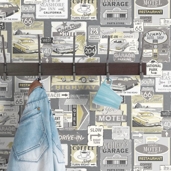 Papel pintado texturizado juvenil etiquetas vintage de la ruta 66 gris