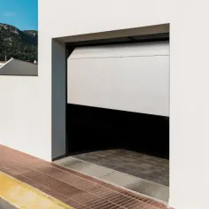 Puerta garaje seccional motorizada blanca 200x240 cm